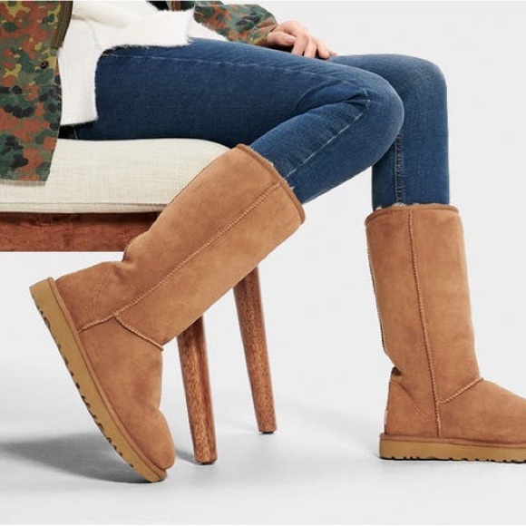 Authentic UGG Classic II Tall Boot Chestnut Suede Genuine Shearling Lined size 8 - Picture 15 of 15